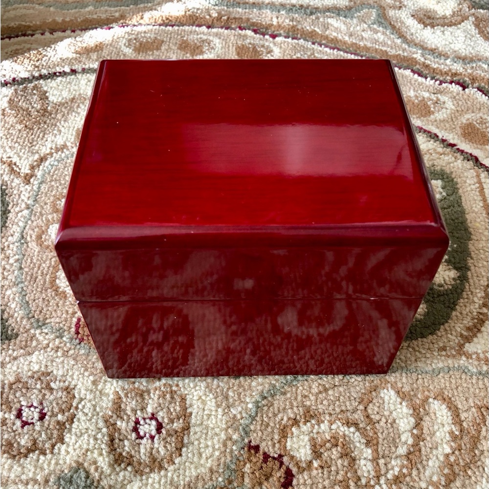 Watch box
